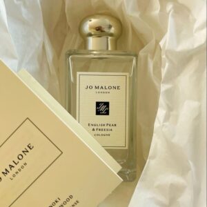 English Pear & Freesia